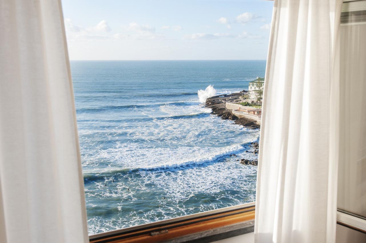 Quarto Duplo ou Twin com Casa de Banho Partilhada e Vista Mar