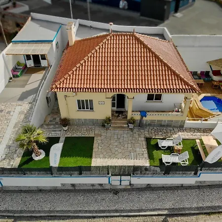 Surfer'S Den Ericeira-2